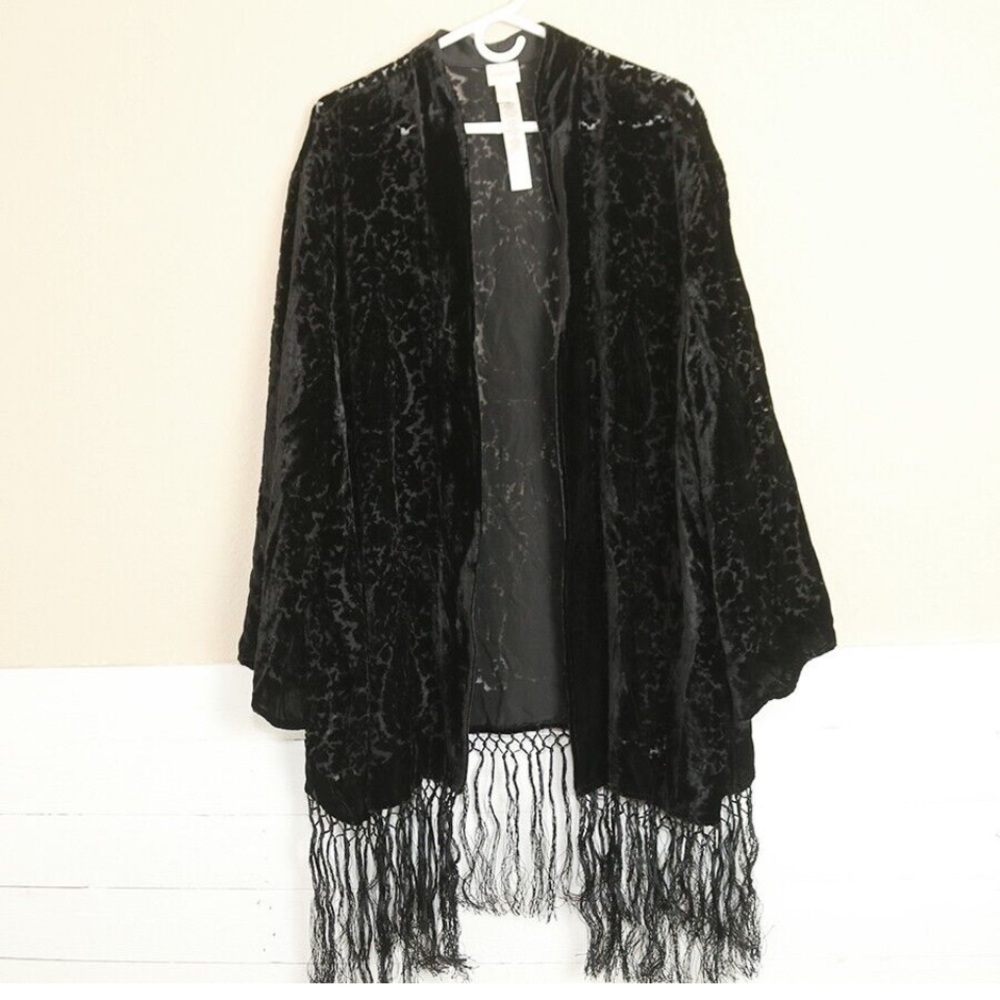 Elegant Black burnout Kimono 👘 with fringe details